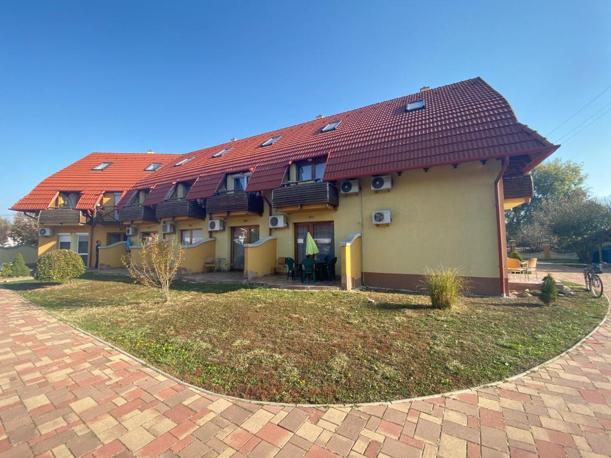Mimi Apartman Apartment Gyula Exterior photo